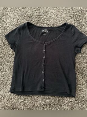 Hollister Black Button-Front Ribbed Crop Top